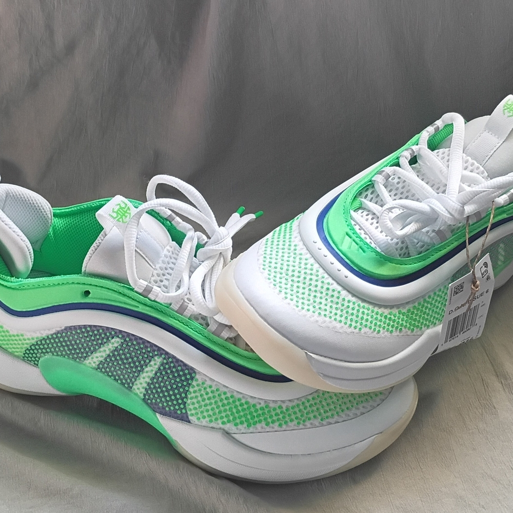 Adidas Men 8.5 Don White and Green Athletic Light Strike Pro Basketball Sneakers